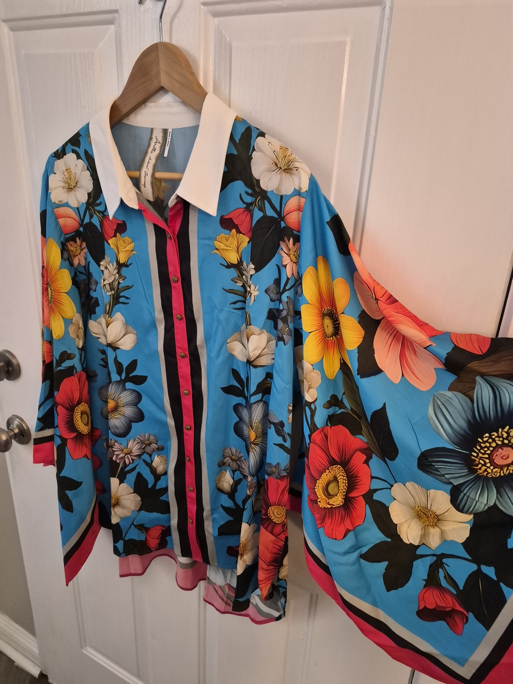 Aratta Floral Garden White Blue Floral Accent Top - Picture 10 of 10